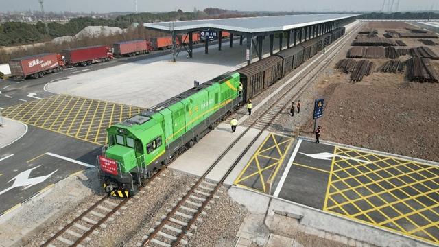 沪昆线上的“新引擎”石湖荡货场启运, 破解上海西南物流堵点