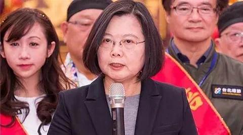 英系人马再出手，赖系人马紧急澄清，绿营内部派系的斗争已经彻底公开化了。英系反攻的