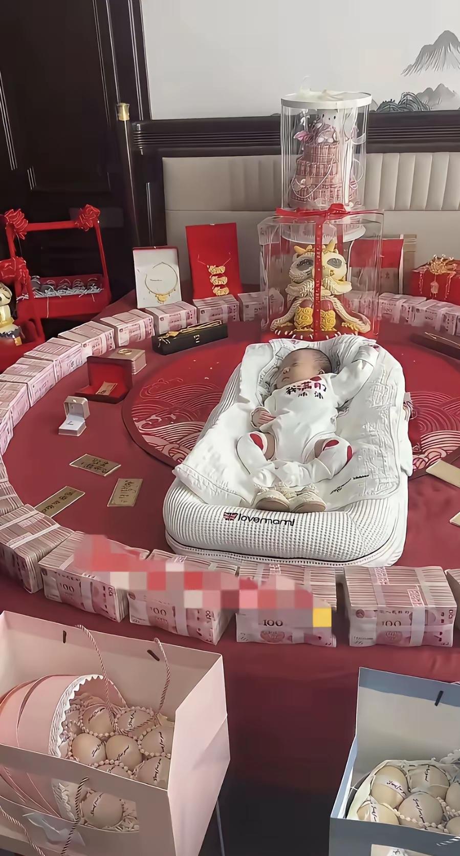 多少身家，才办得起这样的满月酒啊！[捂脸哭][捂脸哭][捂脸哭]不懂就问宝宝满月宴客