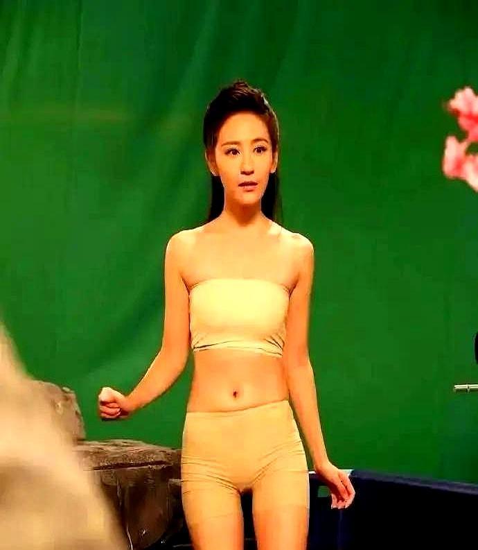 横店群演现在像超市货架，人太多，挑人只看“干净”。日薪135，春节才160