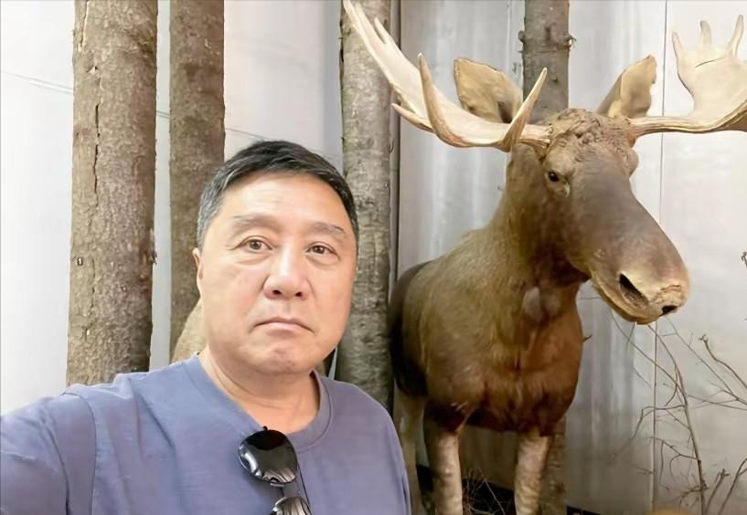 叶挺孙子叶大鹰，为20岁梅婷抛弃瘫痪时救他的发妻，净身出户后，他的人生彻底失控。