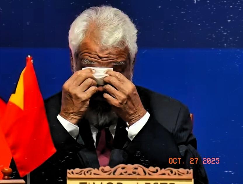 忍不住,东帝汶总理直接哭了!10月26日,马来西亚吉隆坡国际会议中心穹顶下,东盟