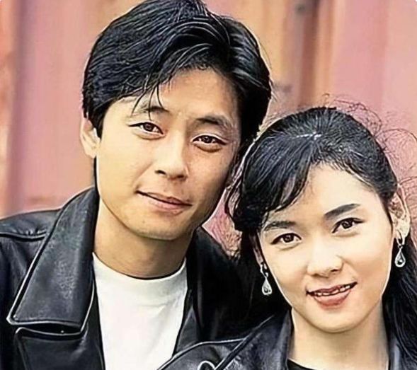 王杰为测真心，带女友吃5万大餐后说“没带钱”，女友凑钱结账后，当晚就消失了