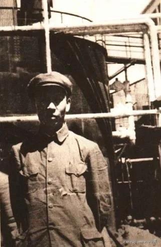 1949年，刘少奇从天津到唐山视察，旨在解决开滦煤矿生存危机的紧急行动。当时这座