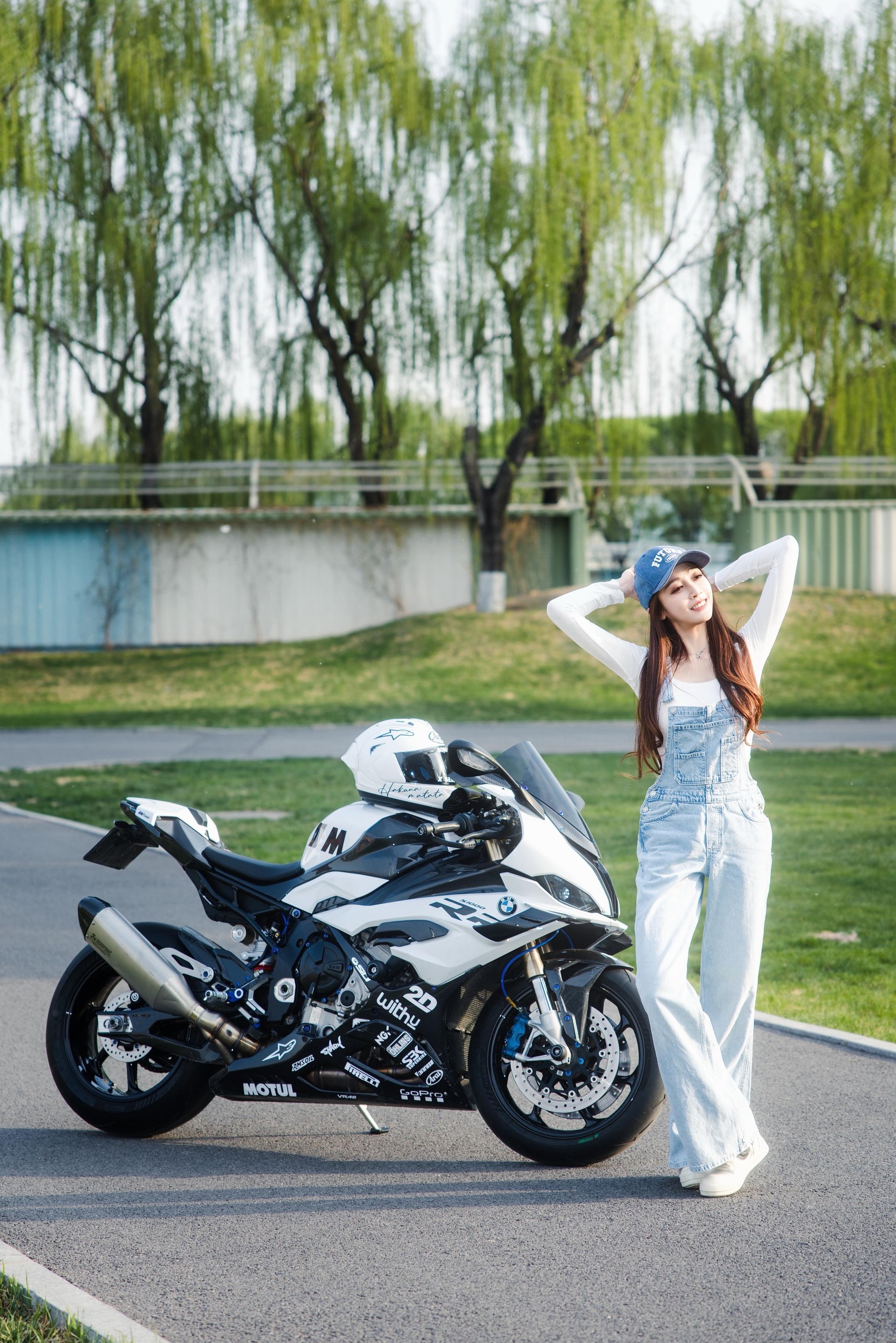 如果明天是晴天，我们就在一起吧～📷