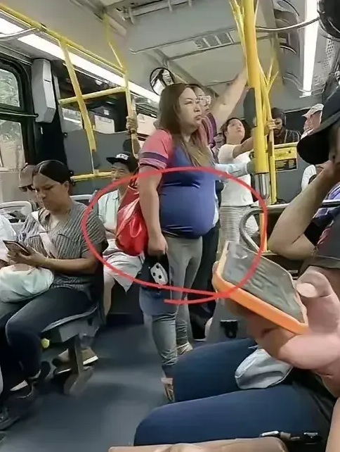 凤姐成功把自己养成和美国人一样的身材