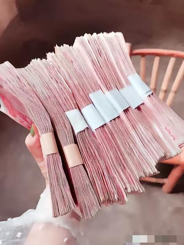 你们发现了没有，真有狠人，月入3000元，一年可以存二万，这是怎么做到的；