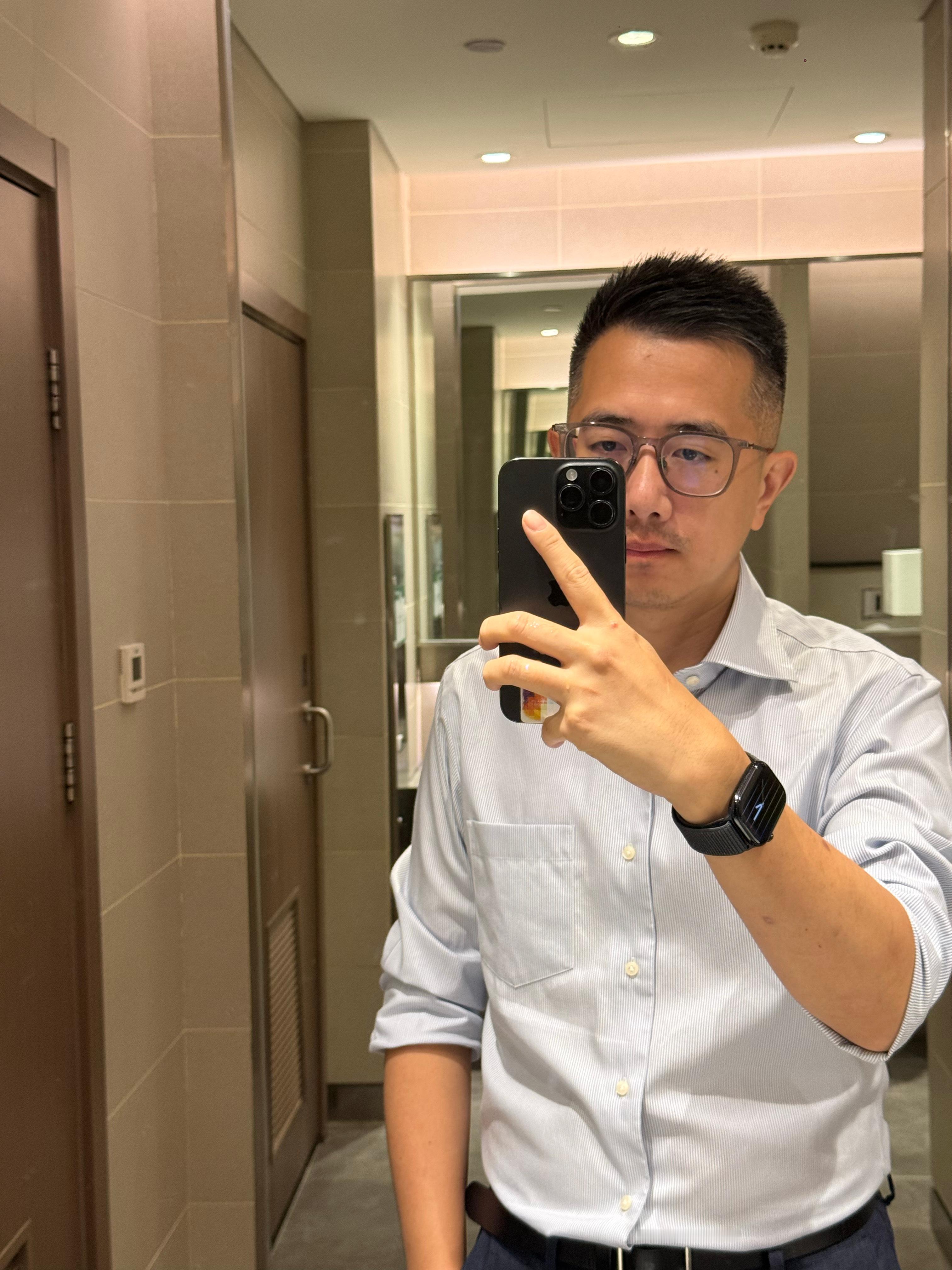 昨晚暴吃一个肉夹馍一份凉皮半份酸辣粉一个卤蛋，今天就碳水脸了🤡​​​