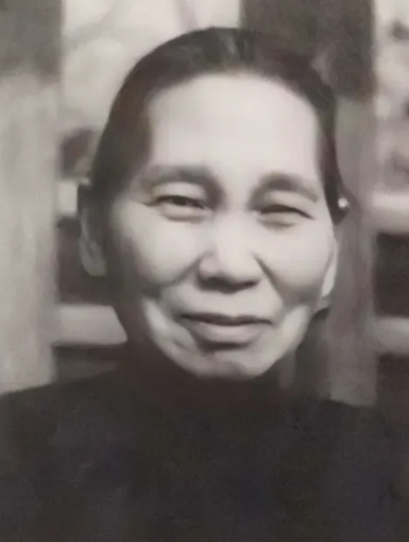 1903年，梁启超纳丫鬟王桂荃为妾。然而，圆房当晚梁启超却对王桂荃说:“你虽为我
