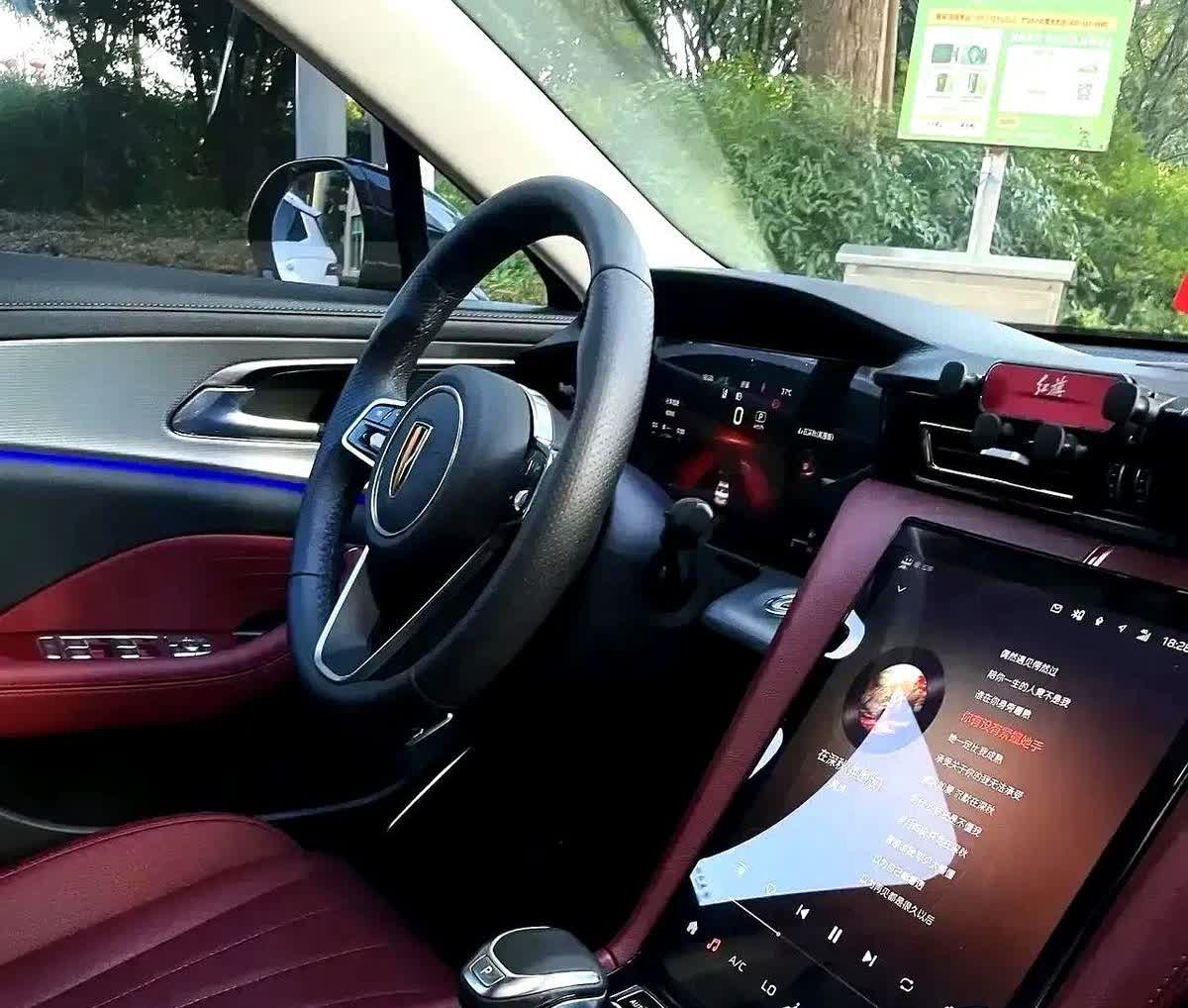 最近发现小区里突然多了好几台红旗H5PHEV，跟几位车主聊完我酸了！有