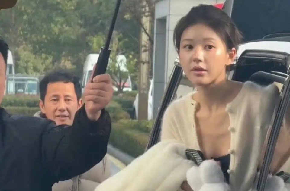 赵露思和爸爸长得那么像，不知道那些说整容的怎么想的