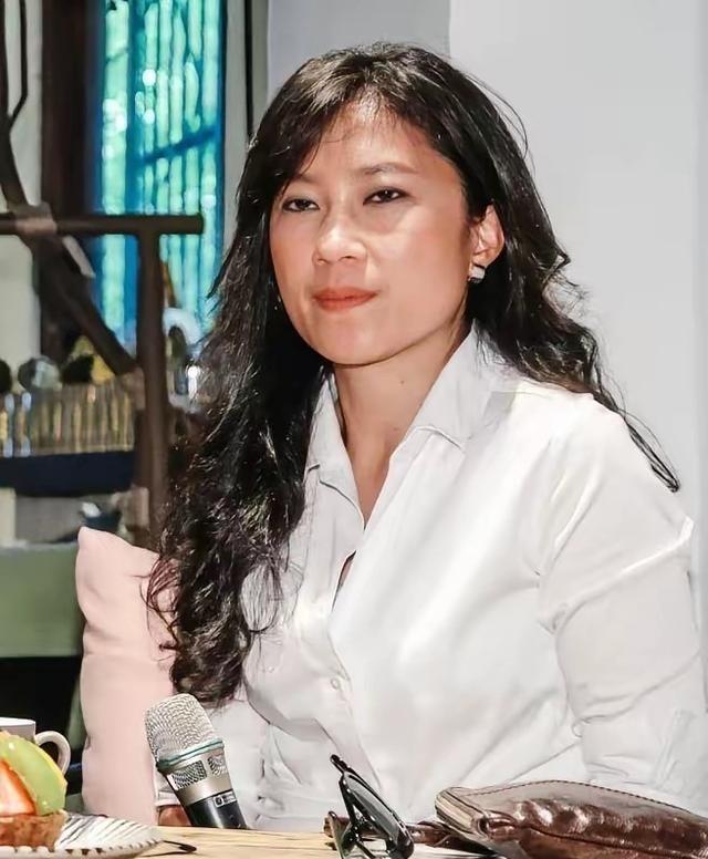 民进党女政客疯狂叫嚣：我不是中国人，世界上没有一个族叫做中华民族，台湾是个‘国家