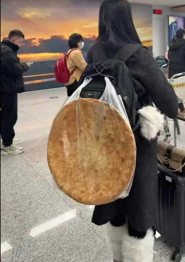 家中的饭菜香，是世界上最诱人的味道，它牵引着每一个游子的心。