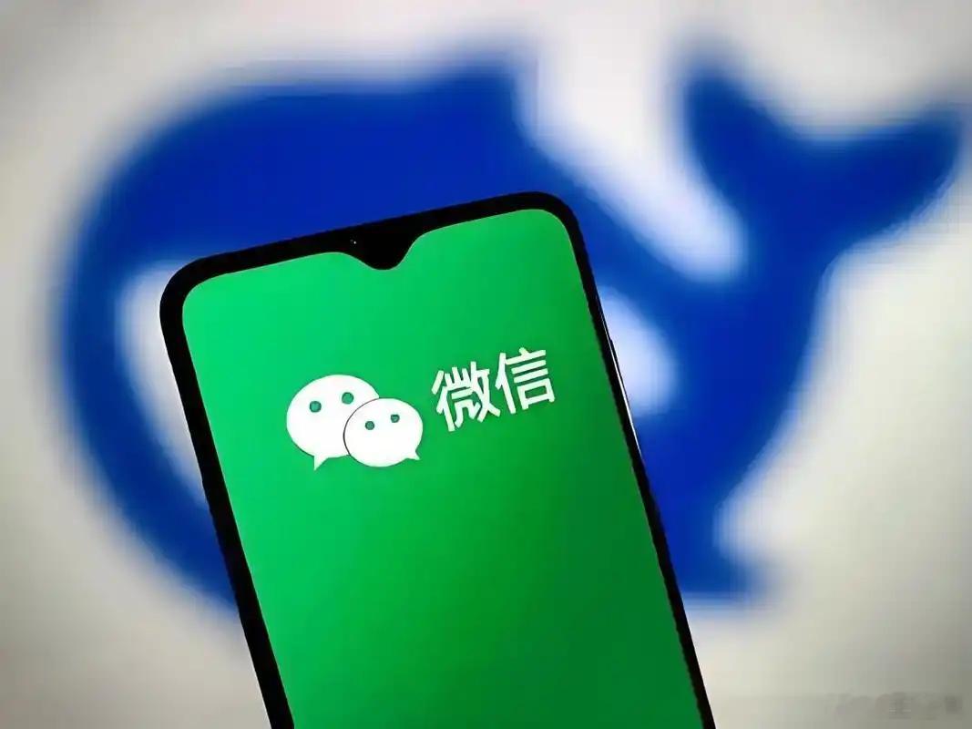 微信几乎把每个人捆绑在线上其实还是看个人，一天微信都不带响的人也很多，本质还是