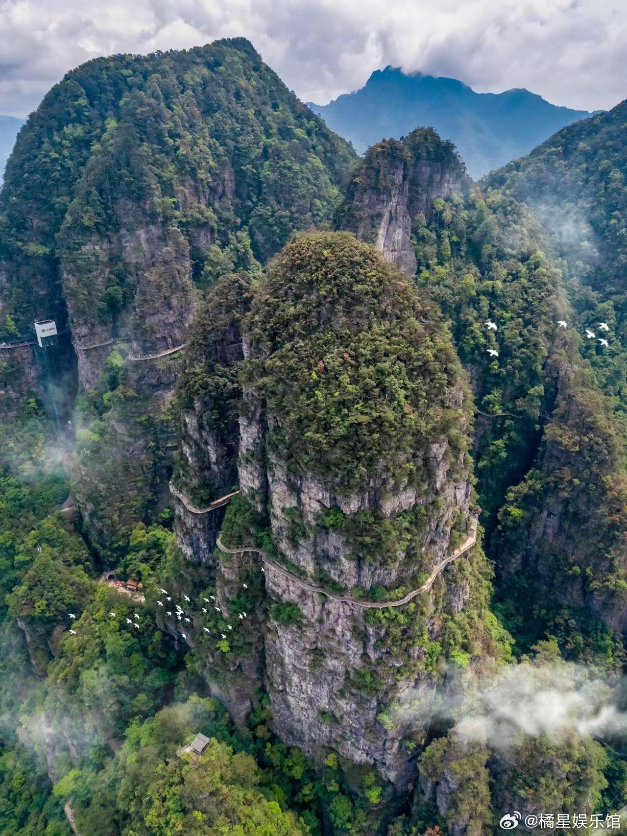 为了这18张图我去了一趟广西在广西❗️一座不用爬就能登顶的山⛰️绝美！！！这次来