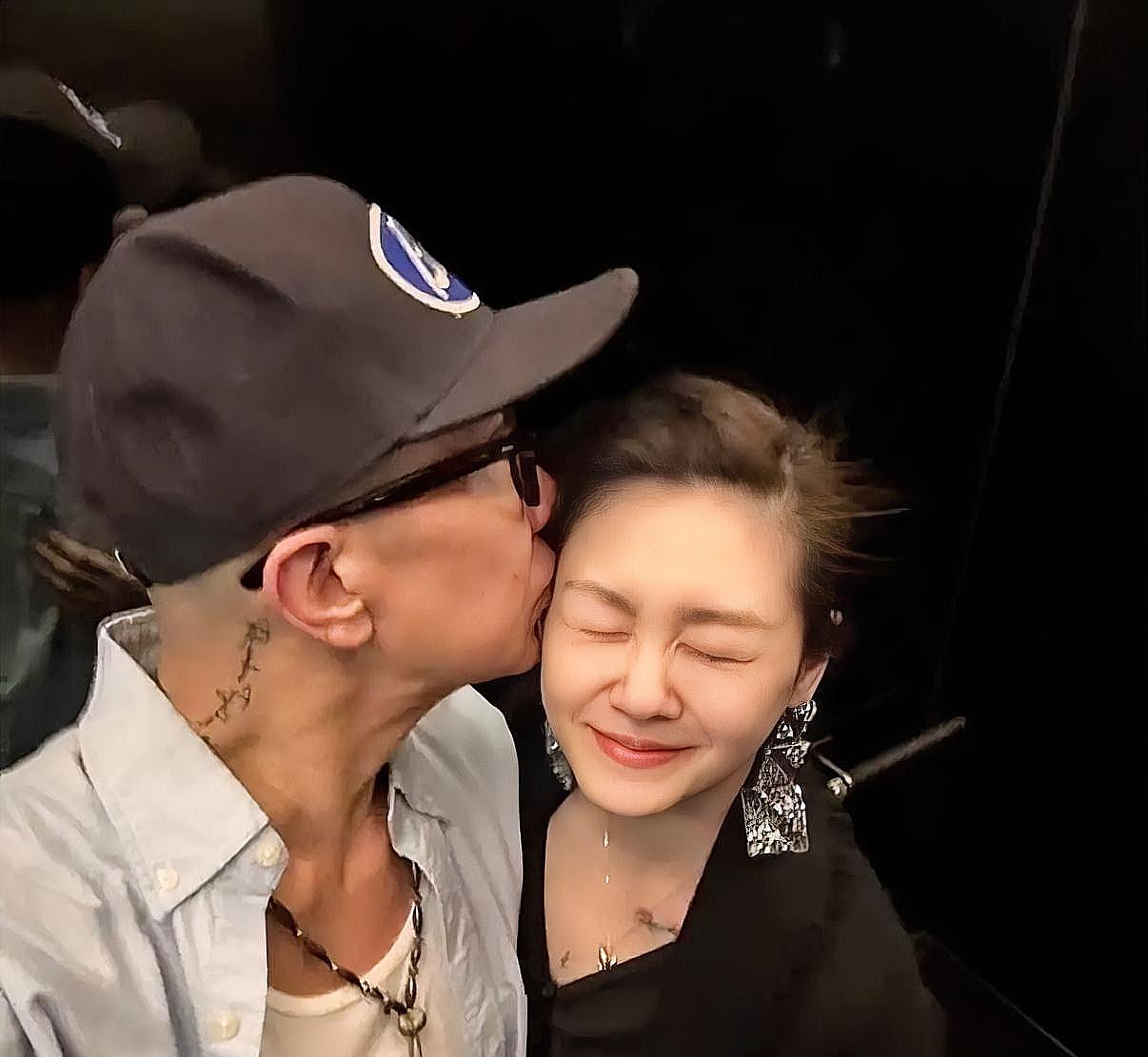 具俊晔看不懂中文。大S刚走，他还沉浸在丧妻之痛里。S妈递过来一份文件，他没多想，