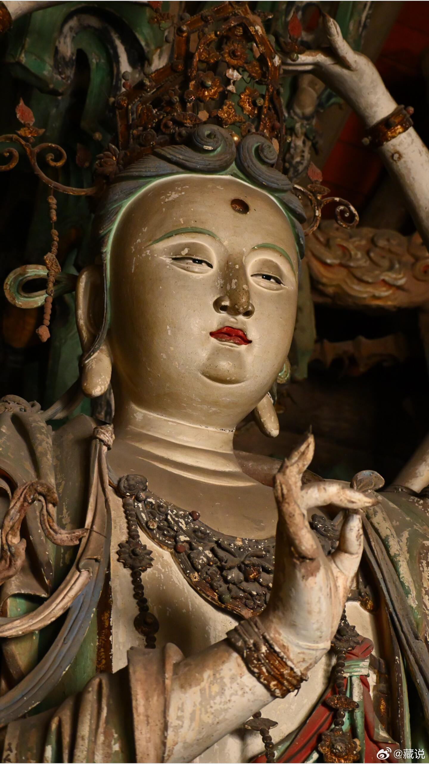 双林寺千手观音。二十六臂舒展，千眼观世，千手护生。五百年彩塑，一眼见慈悲。​​​