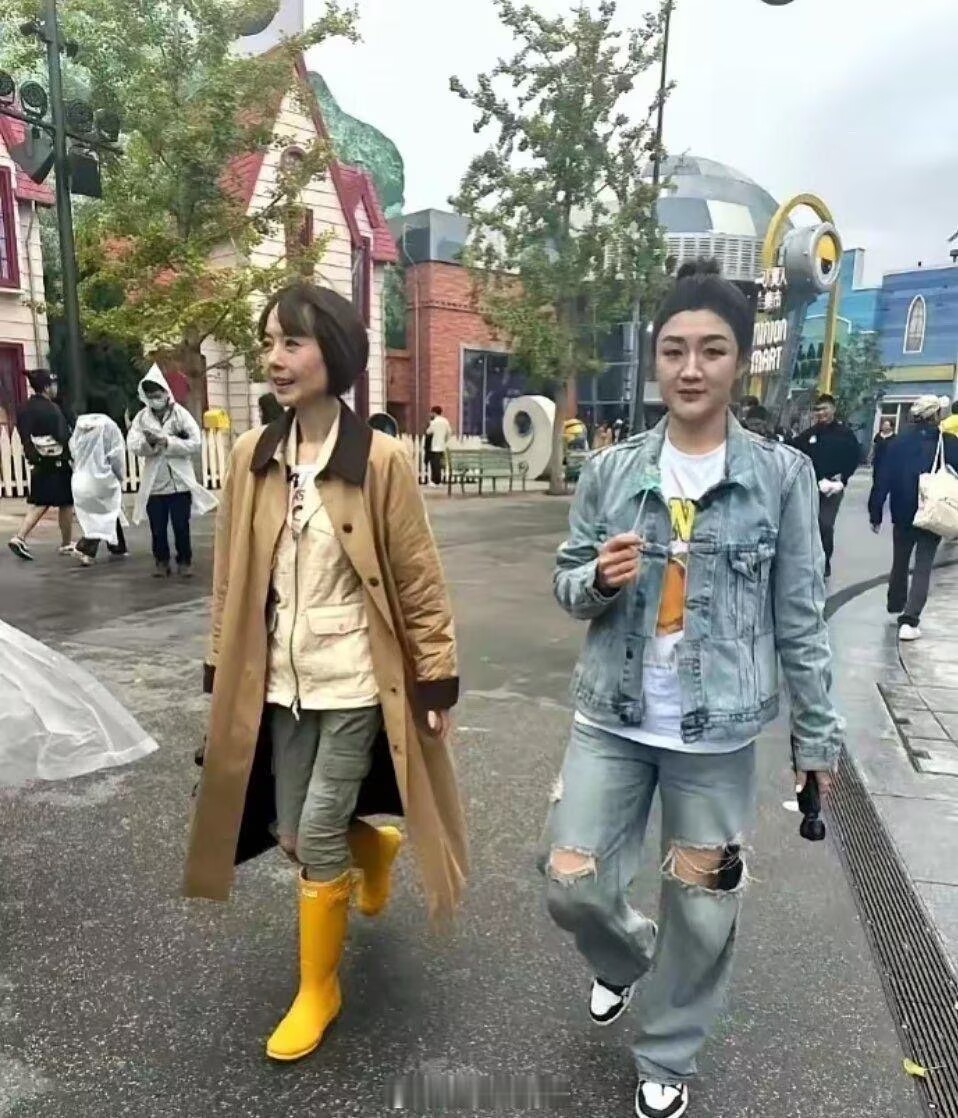 见过化网红妆的，没见过把自己化成《西游记》中妖怪的。每次看到陈梦的这组照片都