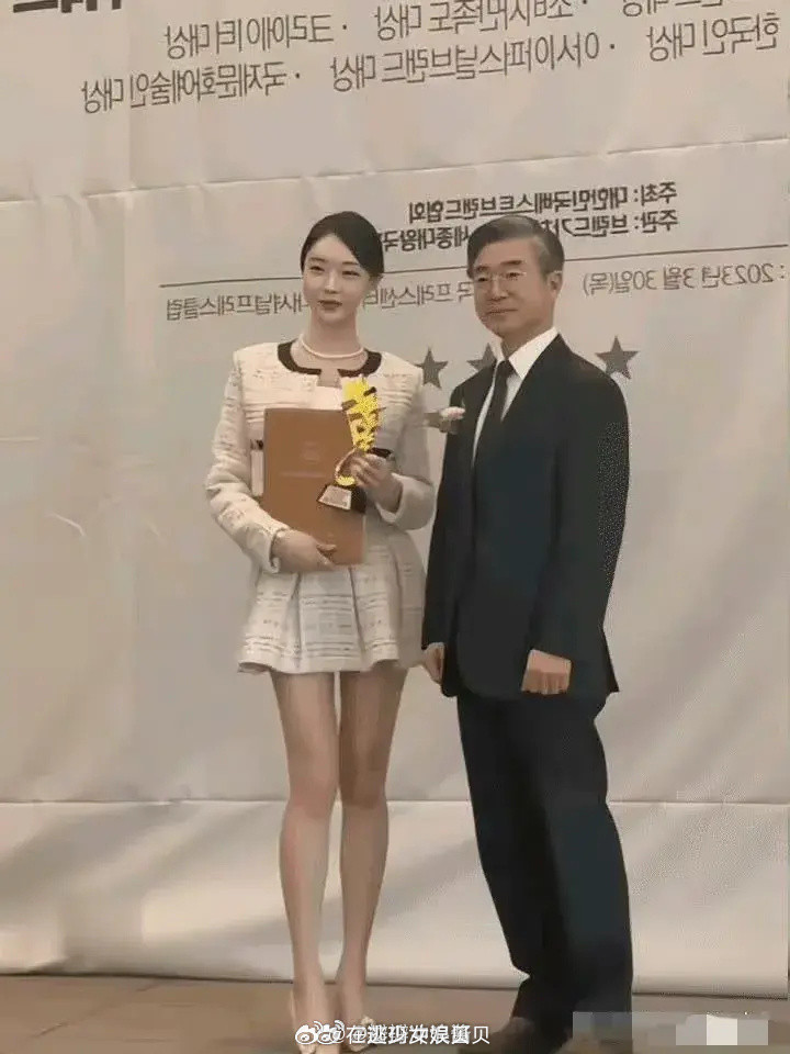 本来以为韩国财阀喜欢这种清新有气质的美女，结果一转身，原来是我肤浅了