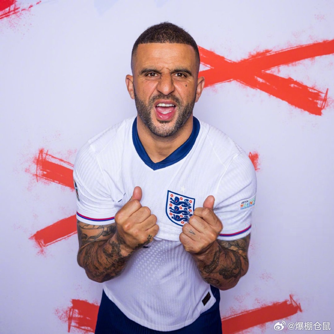 【沃克从英格兰队退役】35岁的伯恩利后卫沃克通过社交媒体宣布从英格兰队退役，他共