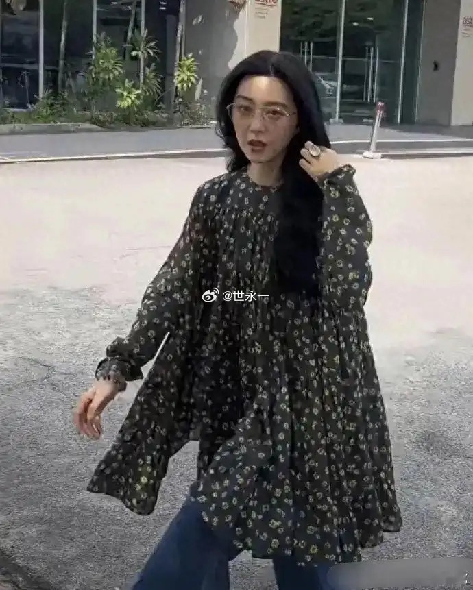不得不说老了，真的很显老了，曾经的一代女神啊