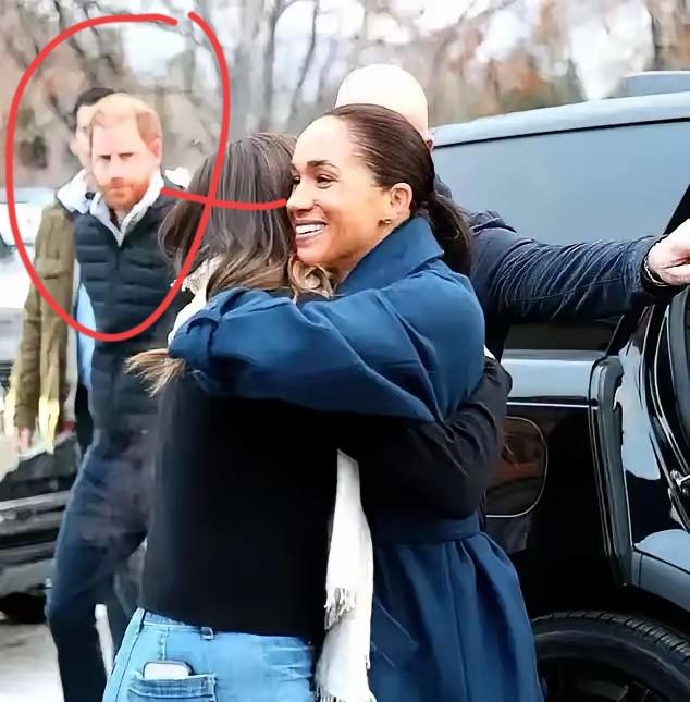 哈里王子，也越来越会“演”了！他对梅根，其实没有那么爱！镜头中无意中的扫过他