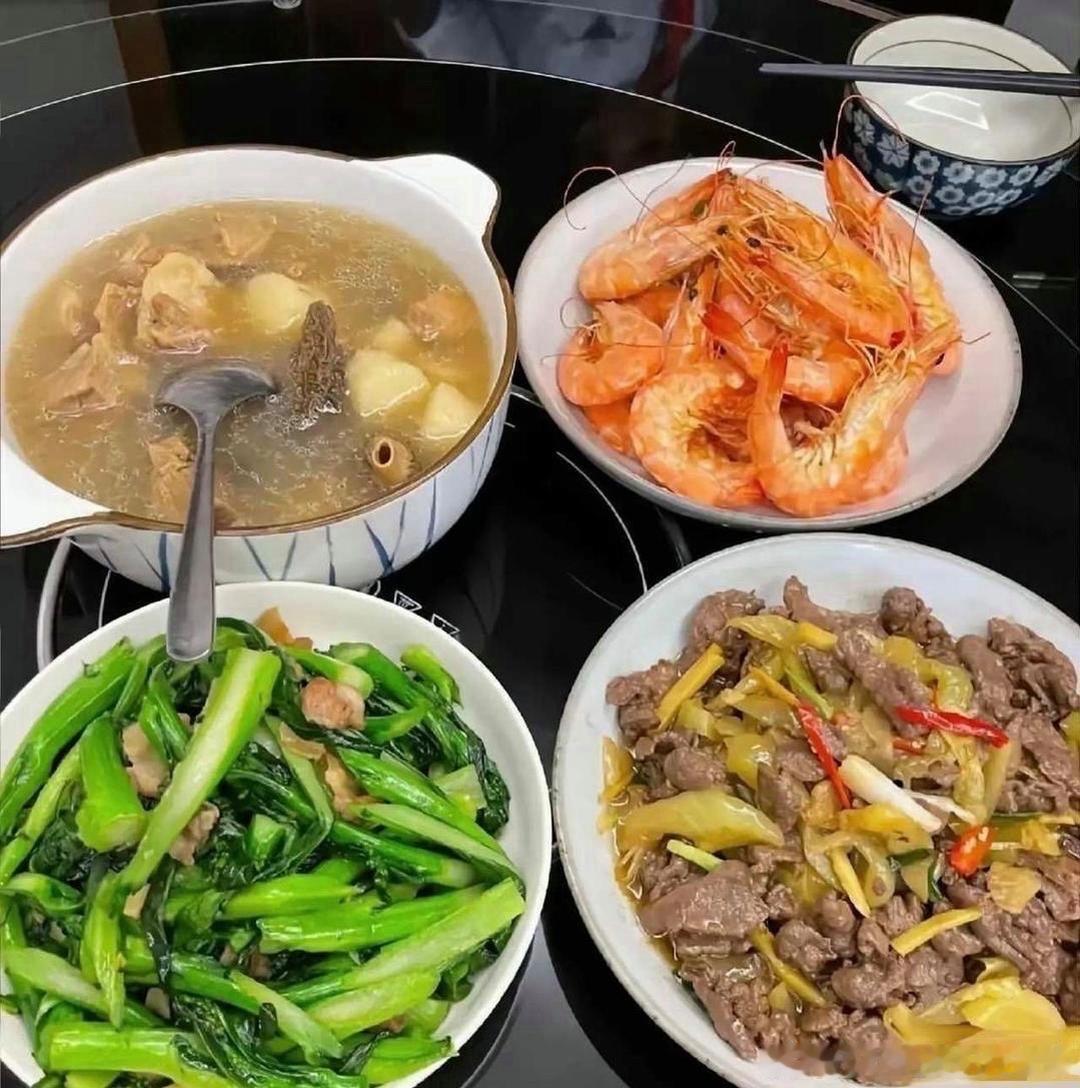 左边是前妻做的，右边是现任老婆做的