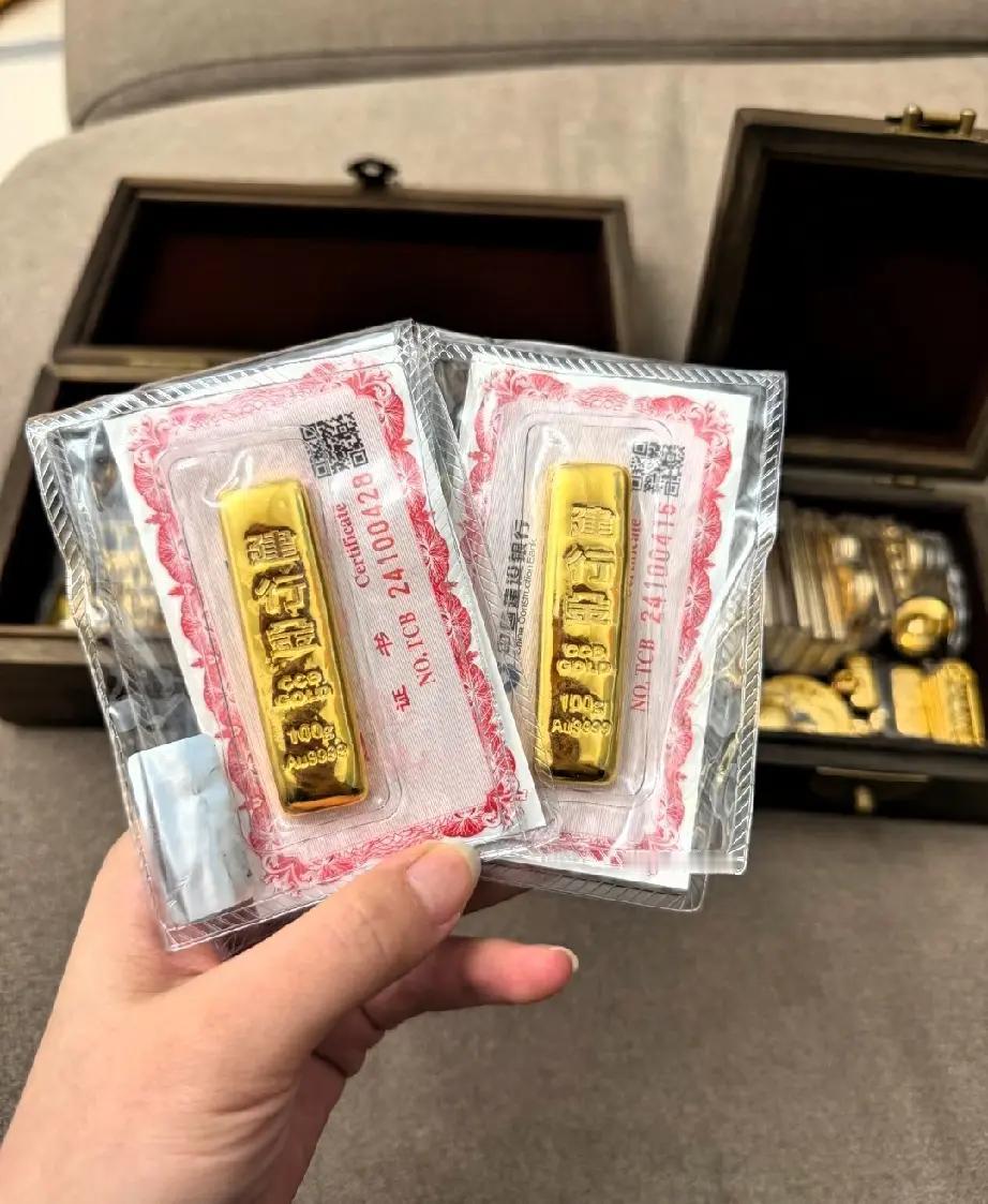看了今天的金价，我感觉自己血压都飙升了，7月18日，金价从880一克跌到了8