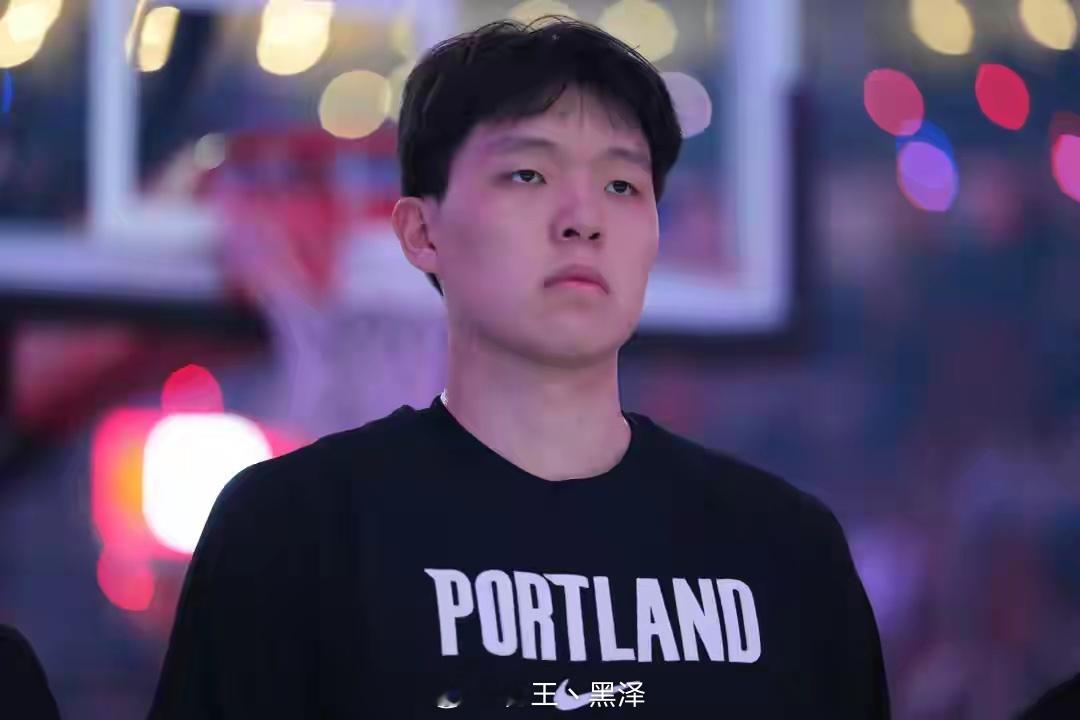抽空看了一会儿nba快船队开拓者的比赛。浮想联翩，首先是杨瀚森，基本上都弃用了，