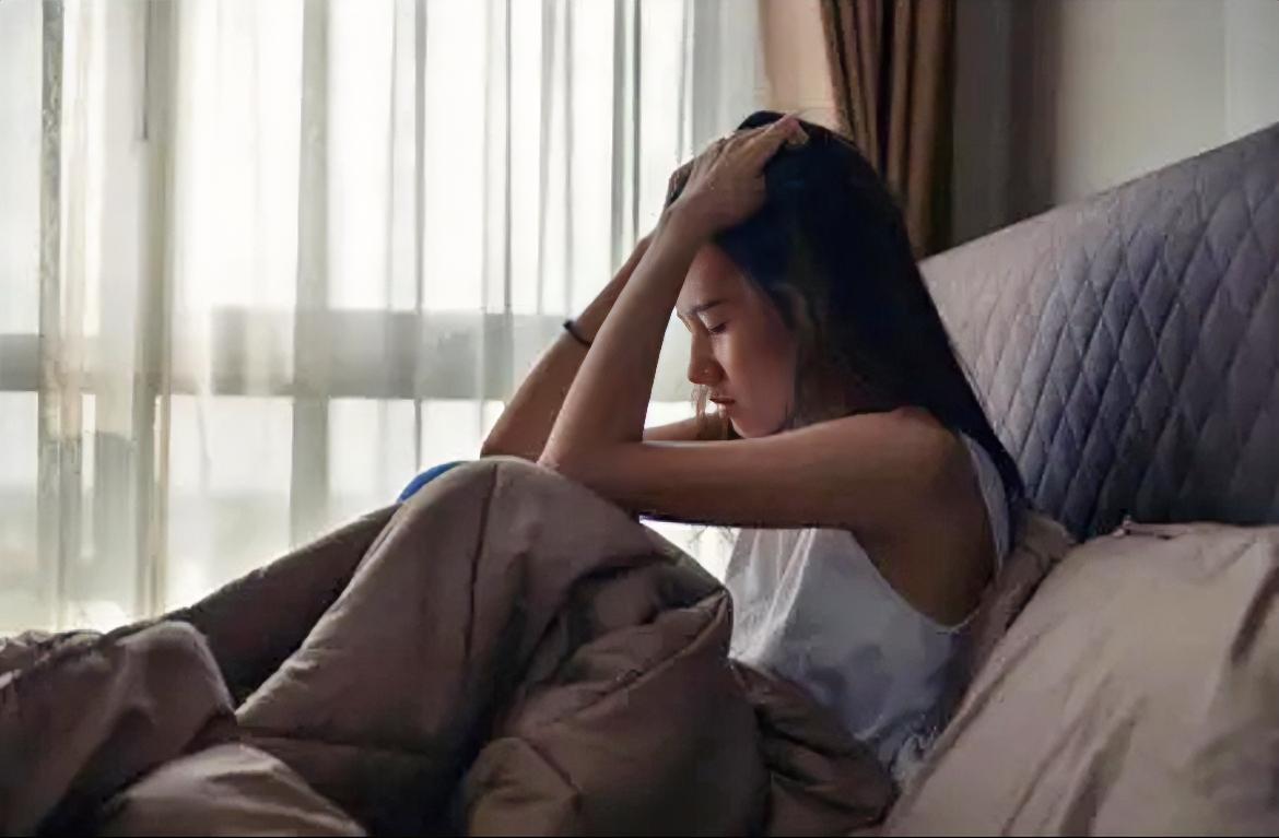 嫁给什么样的男人最痛苦？不是出G的，不是家暴的，而是那种从小缺爱的男人。他明