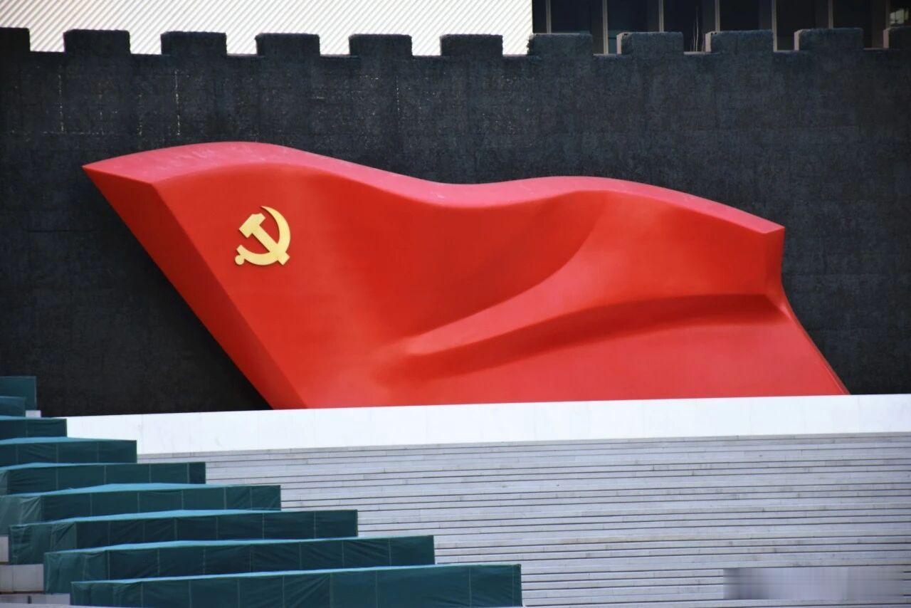 作为一个超过50年党龄的老党员儿子，作为一个20年开始就系统性的学习党史&军史，
