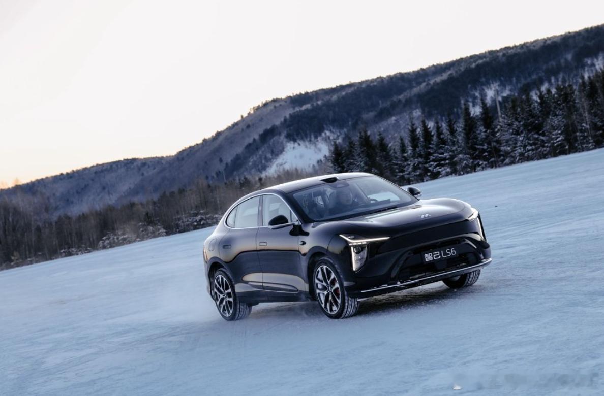 智己五周年实现单月盈利说句实在的，智己这波盈利真的是踩对了普通人的用车需求。连