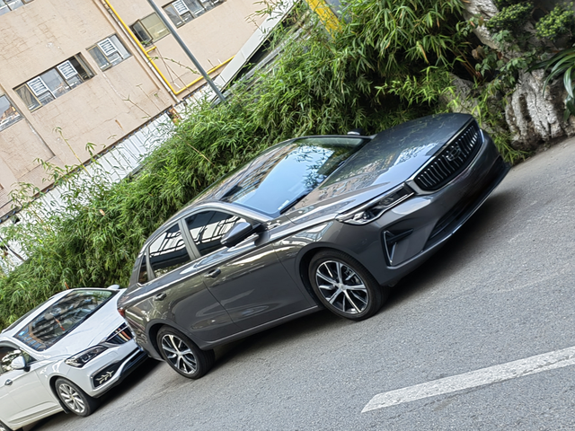 吉利帝豪变速箱问题2022年9月份提车，驾驶以来一直很满意，到2023年6月二