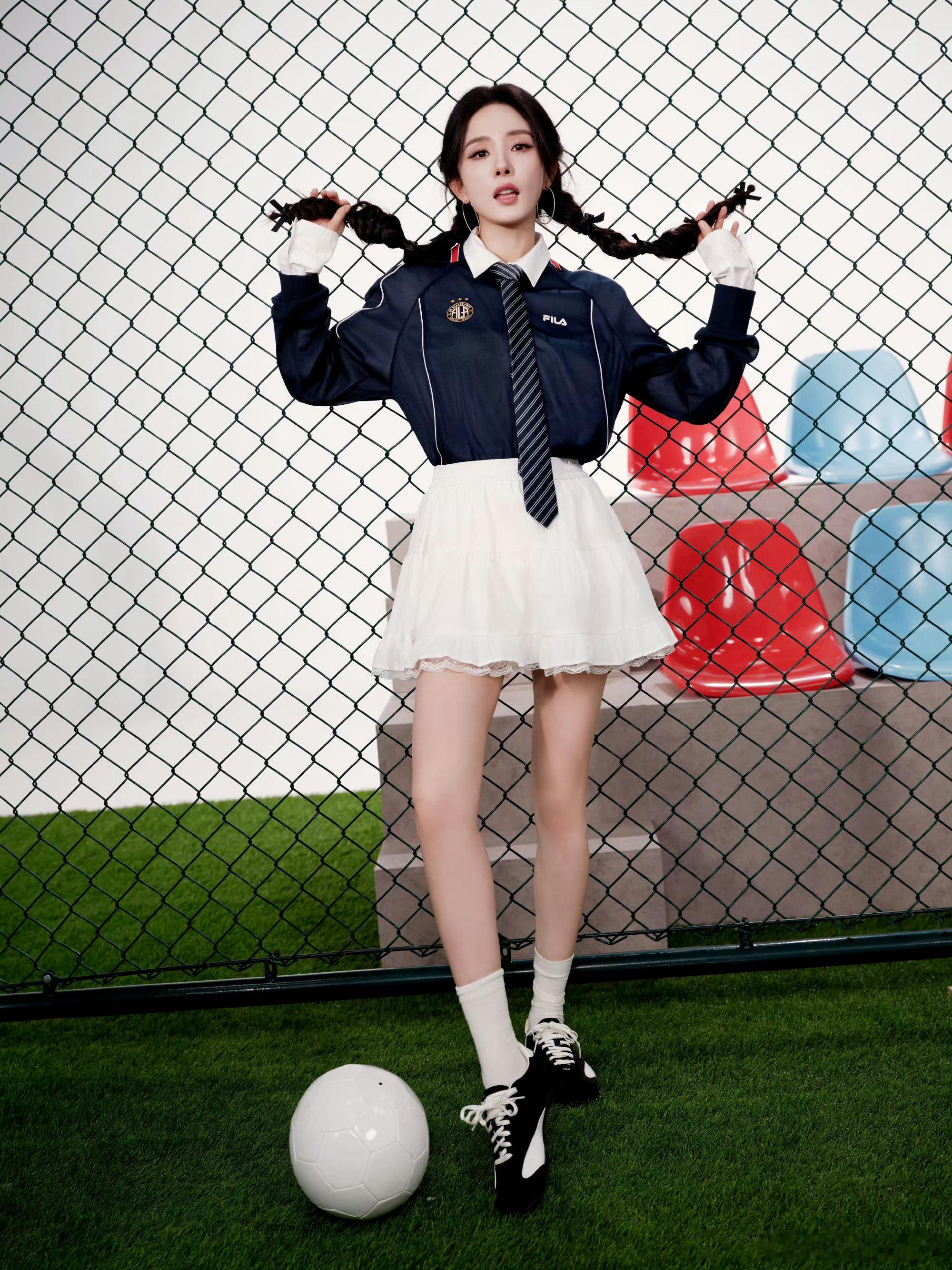 杨幂直播妥妥的美少女一枚，无敌好看。青春活力少女幂👧