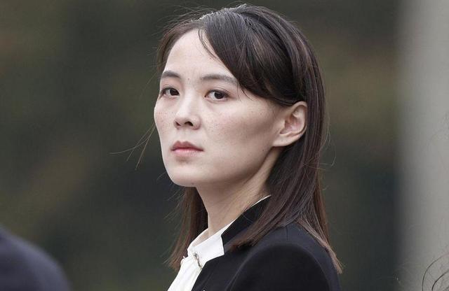 半岛这盘棋，被金与正翻了个底朝天。美国先放话，要请“老朋友”特朗普出山，和金