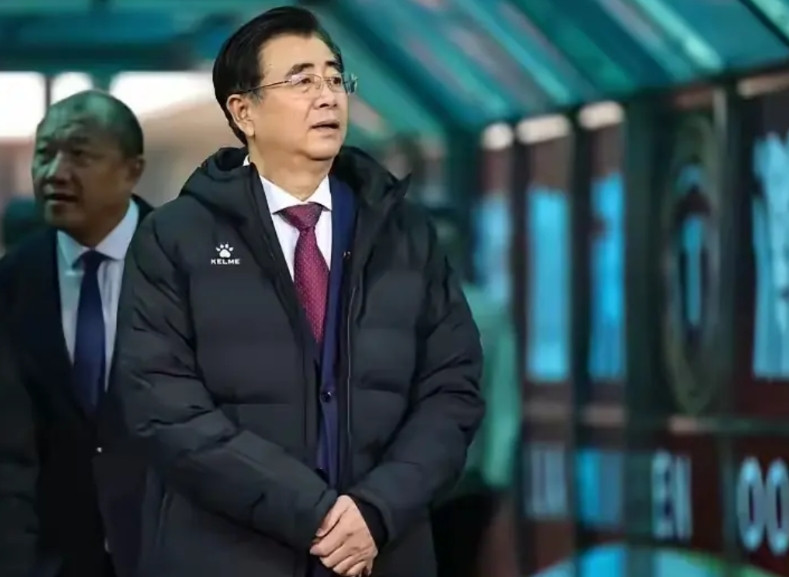 宋凯其实一直是想为中国足球做点事的，可是现实的残酷一次次打脸足协。好几次机会都可