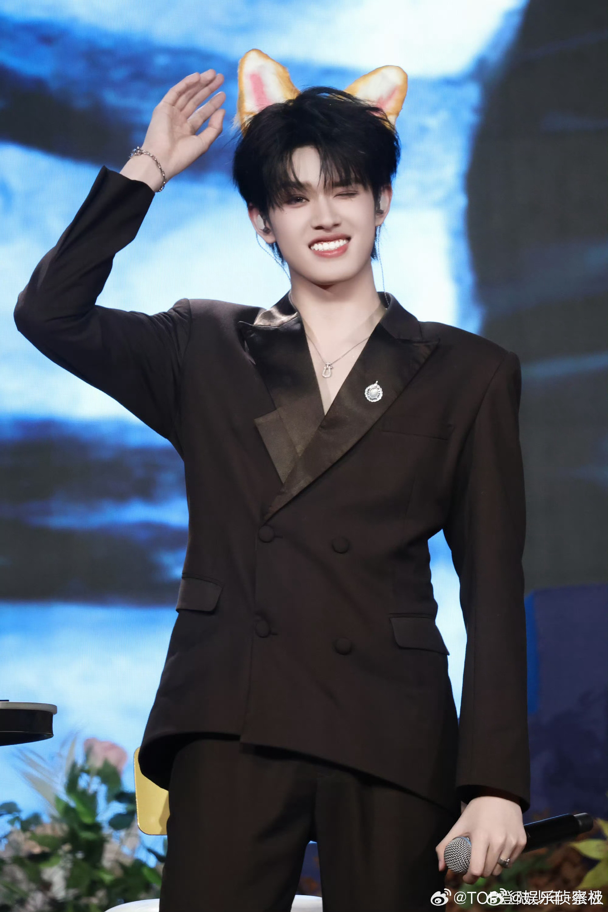 张极猫耳兔🐰好可爱啊，期待张极未来路上解锁更多惊喜～