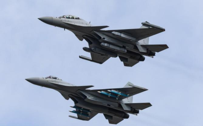 中方军机对日亮剑后，不到24小时，高市打破沉默：中方必须立保证话说12月5日，