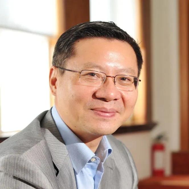 张维为教授三月份在复旦大学办三场讲座。第一场讲座在3月17号举办，主题是《多极