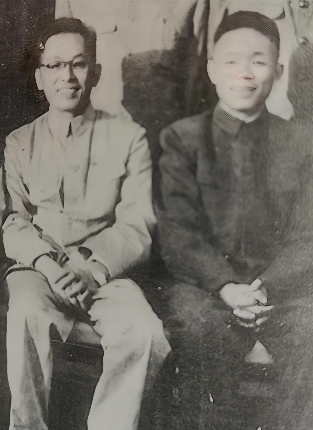 1986年深秋，病床上的韩先楚握着儿子的手，突然说了句让家人震惊的话：“