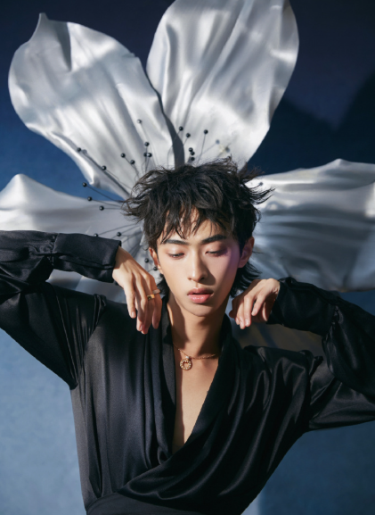 伊能静的认可就是最好的背书！从浪姐时的并肩作战，到如今放心把恩利的首次嘉宾舞台交