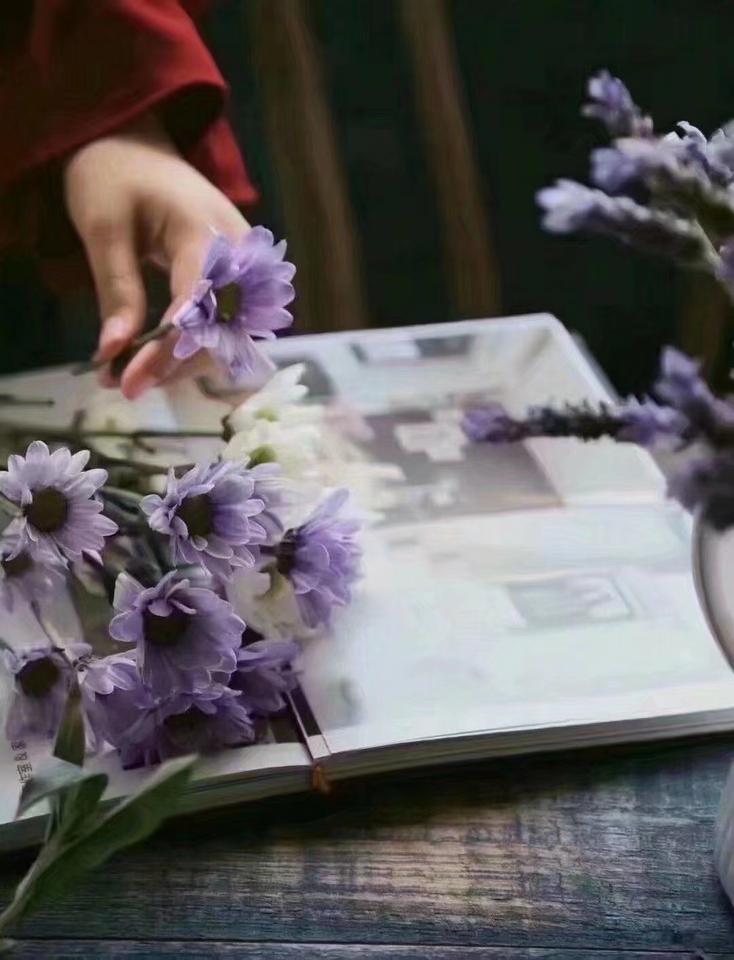 不管你有多么爱自己的子女，不遗余力地供他们上大学，千辛万苦地把他们抚养成人，自己