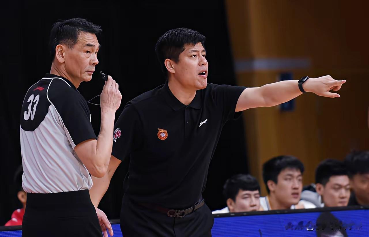 万万没想到！新赛季山西队对阵广东三支球队全部败落，原因大概率只有两个:1.放