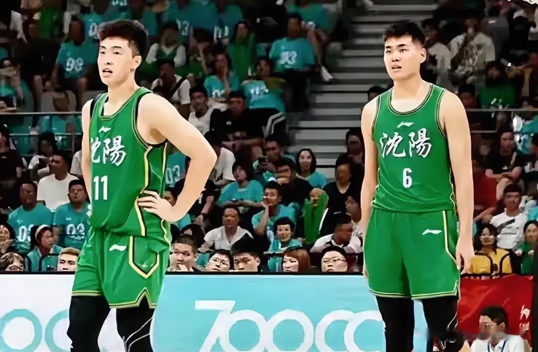 终于有辽篮小将张俊豪和黄秋实在西班牙联赛的消息了。黄秋实在最近的一场西丁联赛中