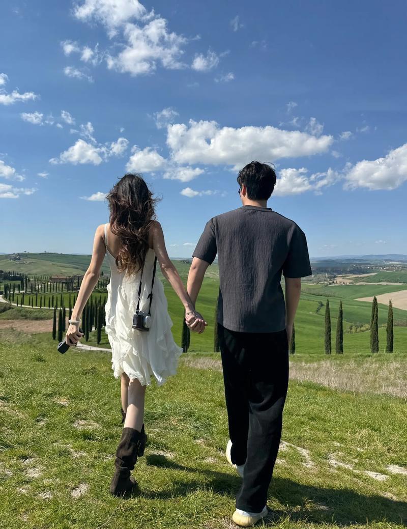 一个资深的情感专家说：“一个男人总喜欢跟自己老婆去抬杠，还非要跟自己老婆争高低论