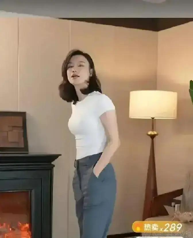 你有没有买过“天价”明星同款，结果感觉被“割韭菜”？张馨予一件真丝衬衫卖129