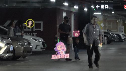 有狗仔拍到刘诗诗吴奇隆两人吃完饭还一起回家，看起来感情依旧啊​​​