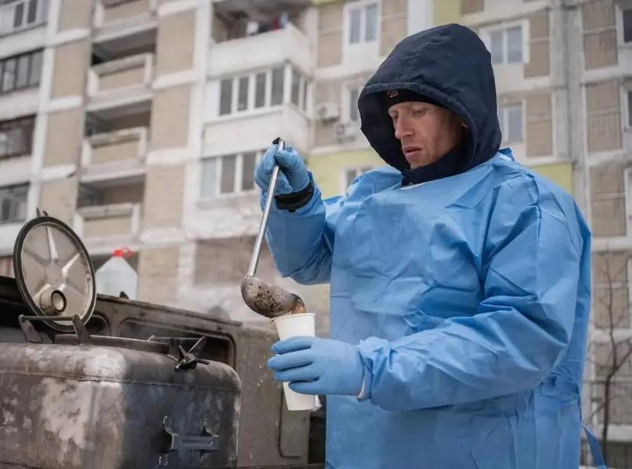 乌克兰民众对于停电、停水、停暖越来越难以忍受。在首都基辅特罗耶什奇纳区，当地居民