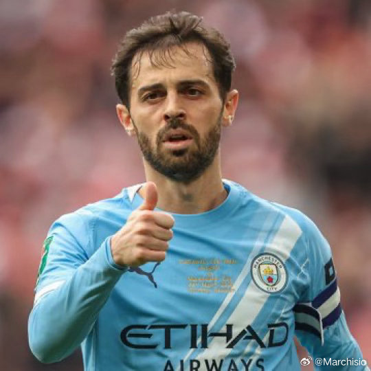 全尤文：尤文图斯已经为贝尔纳多·席尔瓦提供了一份为期3年的合同、一份有竞争力的薪