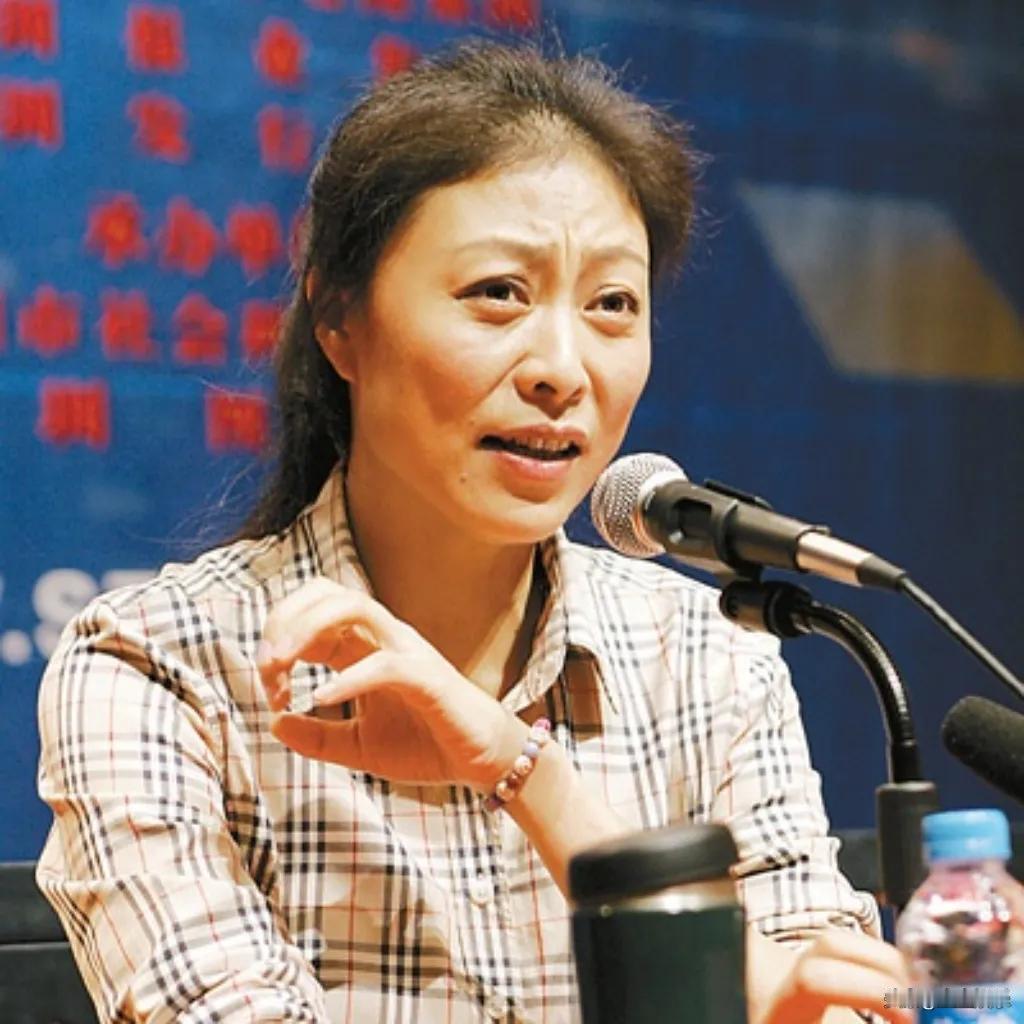 女星岳红曾在事业巅峰时确诊胃癌，但她以顽强毅力带癌生存25年未复发，其抗癌心得值